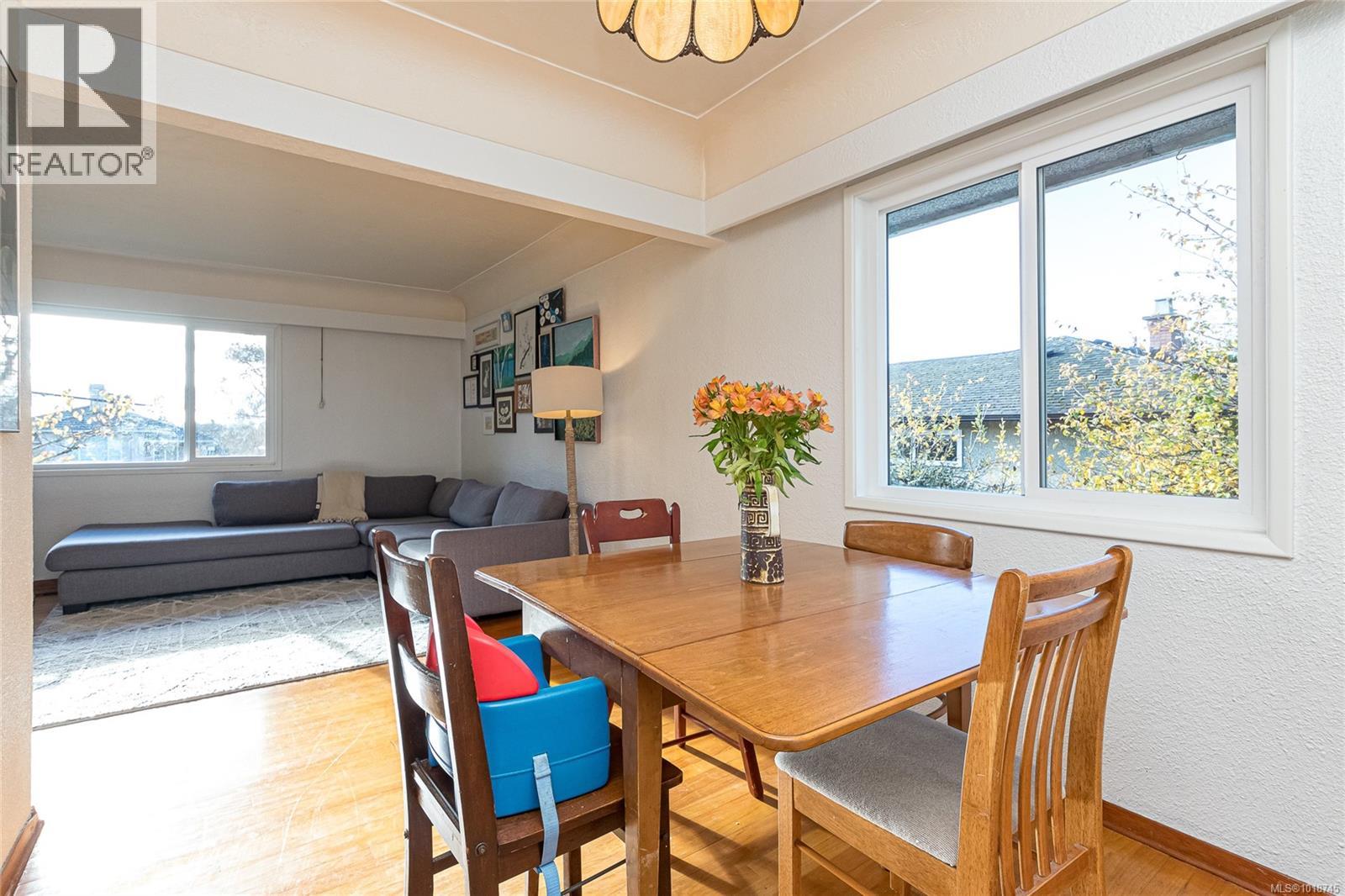 870 Beckwith Ave, Saanich, British Columbia  V8X 3S4 - Photo 12 - 1018745