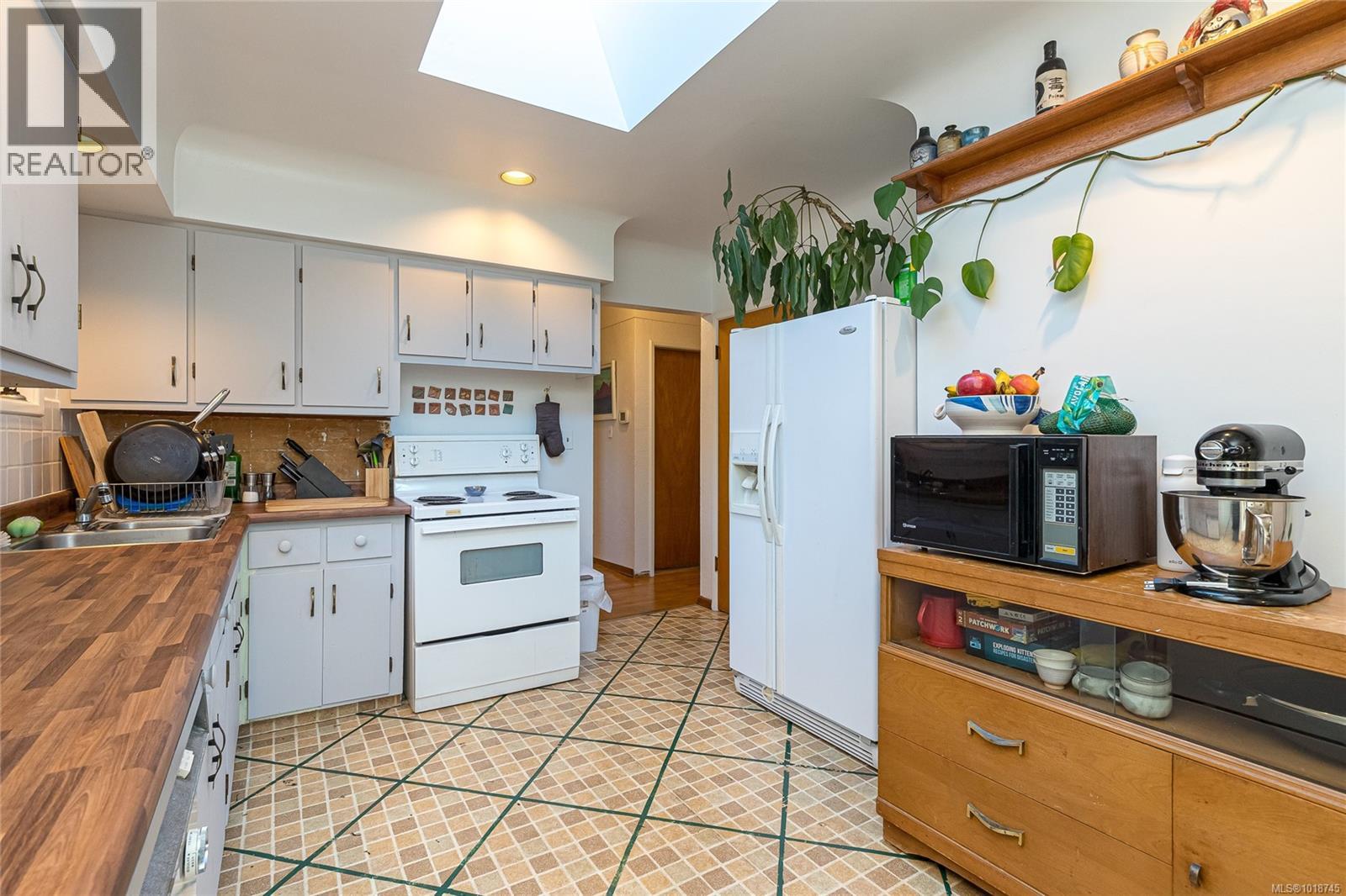 870 Beckwith Ave, Saanich, British Columbia  V8X 3S4 - Photo 14 - 1018745