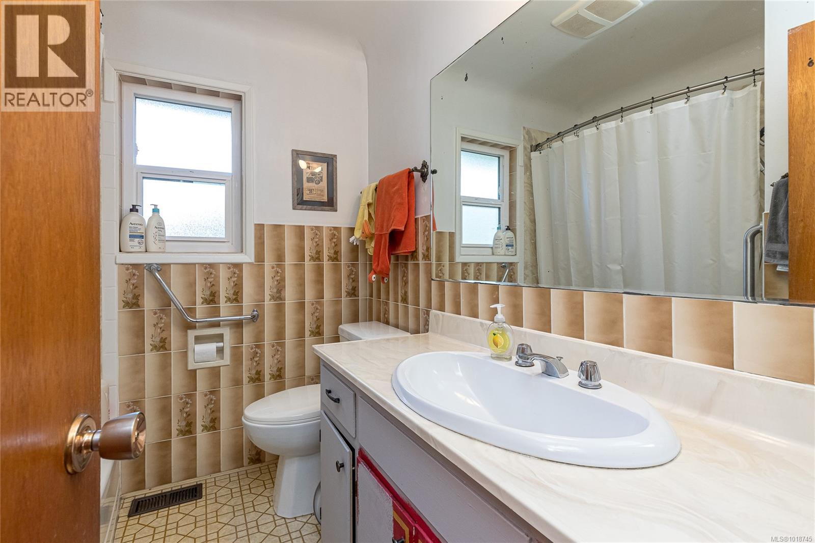 870 Beckwith Ave, Saanich, British Columbia  V8X 3S4 - Photo 19 - 1018745