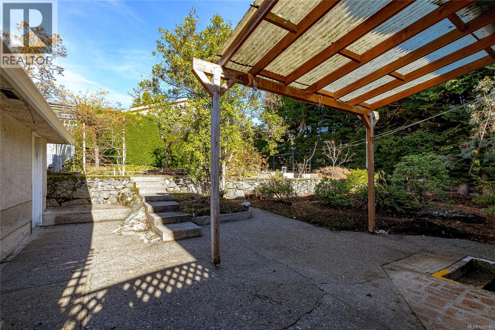 870 Beckwith Ave, Saanich, British Columbia  V8X 3S4 - Photo 33 - 1018745