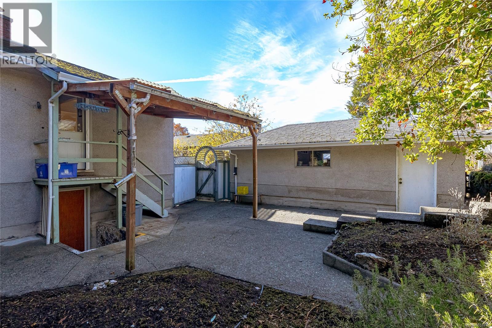 870 Beckwith Ave, Saanich, British Columbia  V8X 3S4 - Photo 36 - 1018745