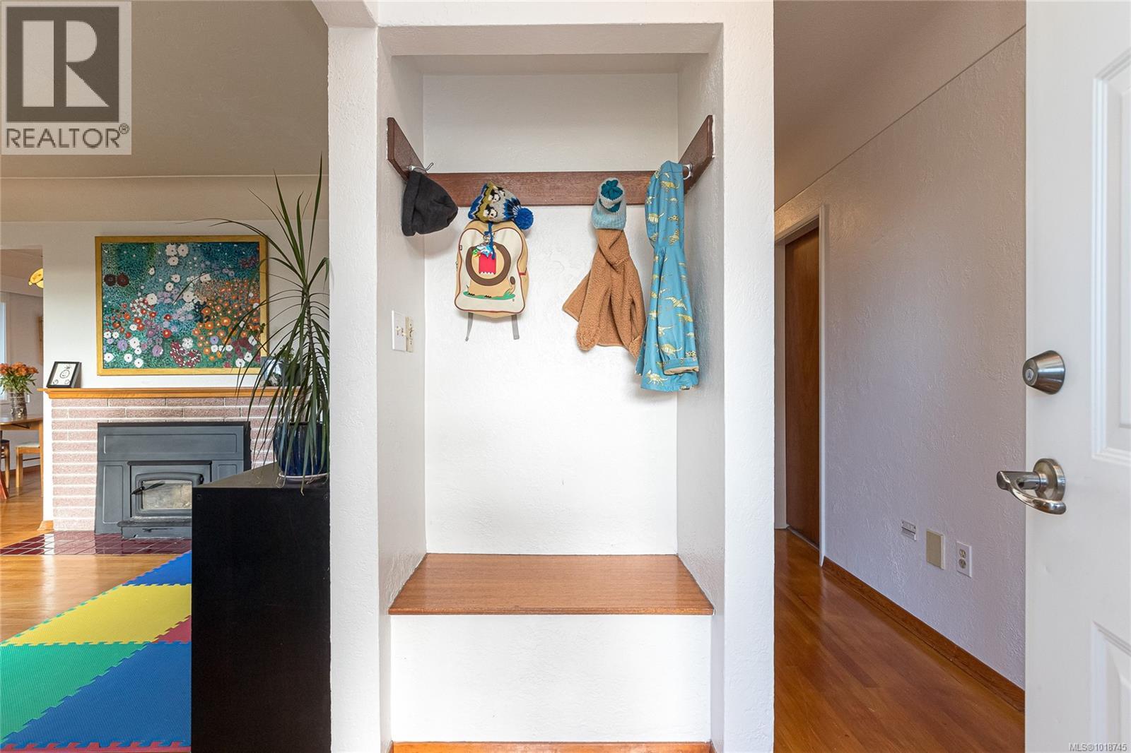 870 Beckwith Ave, Saanich, British Columbia  V8X 3S4 - Photo 5 - 1018745