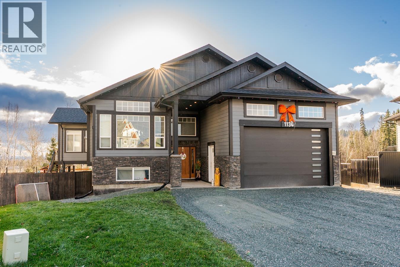 1134 Monarch Court, Prince George, British Columbia  V2N 0G8 - Photo 2 - R3067468