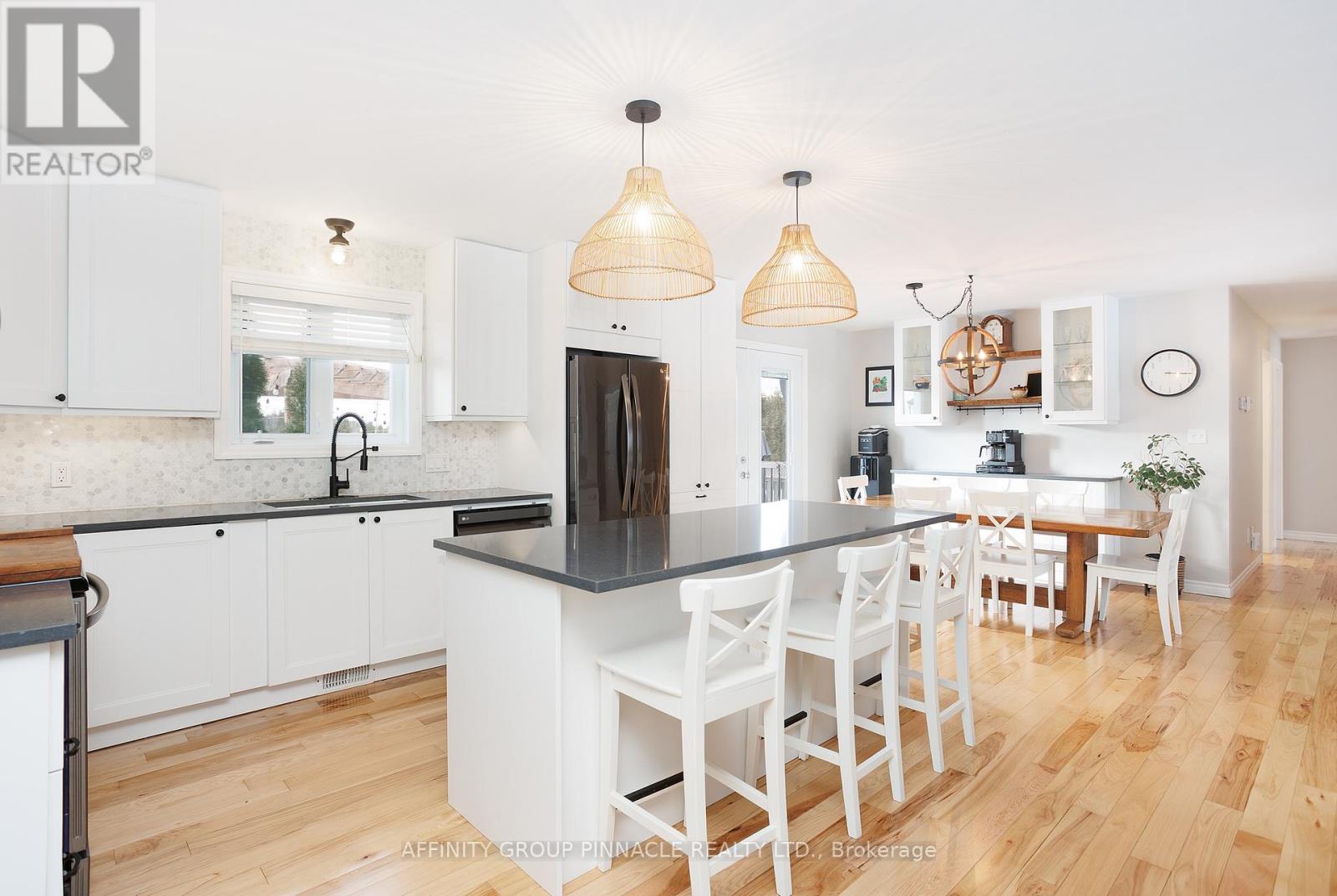 2017 Sturgeon Road, Kawartha Lakes, Ontario K0M 1L0 - Photo 11 - X12546250