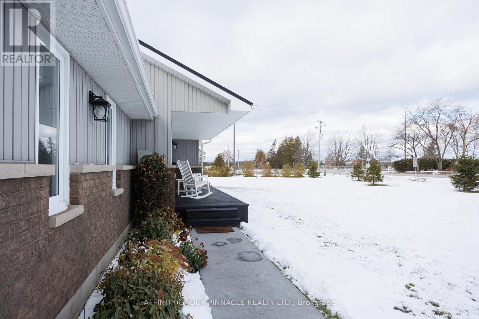 2017 Sturgeon Road, Kawartha Lakes, Ontario K0M 1L0 - Photo 4 - X12546250