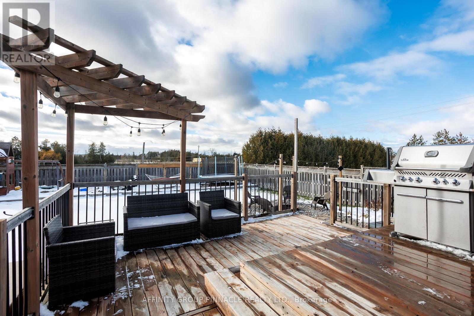 2017 Sturgeon Road, Kawartha Lakes, Ontario K0M 1L0 - Photo 41 - X12546250