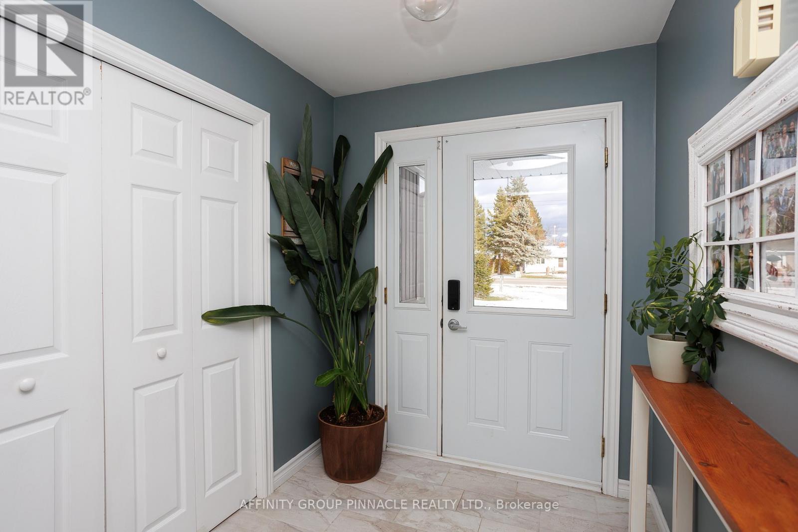 2017 Sturgeon Road, Kawartha Lakes, Ontario K0M 1L0 - Photo 7 - X12546250