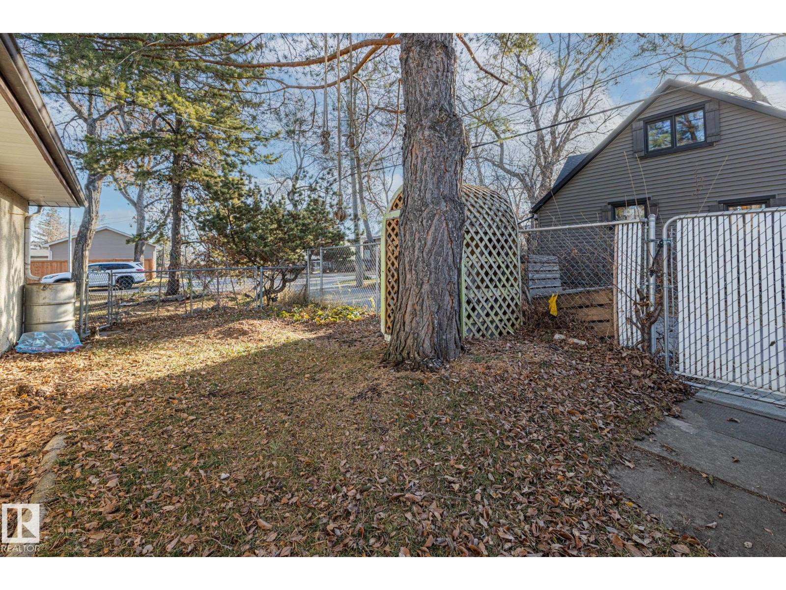 8570 89 St Nw, Edmonton, Alberta  T6C 3K3 - Photo 32 - E4465765