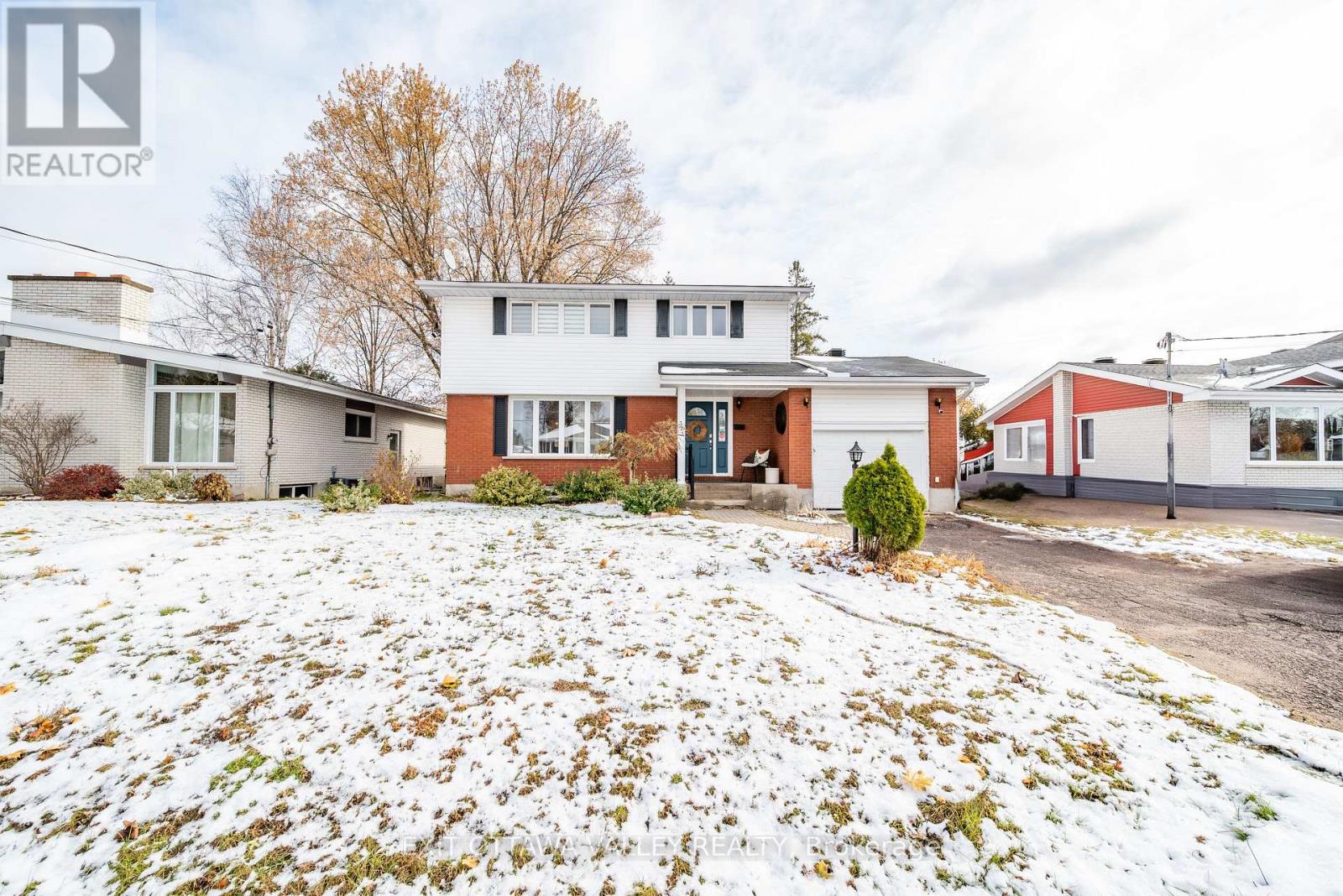 321 PATRICIA AVENUE, Pembroke, Ontario