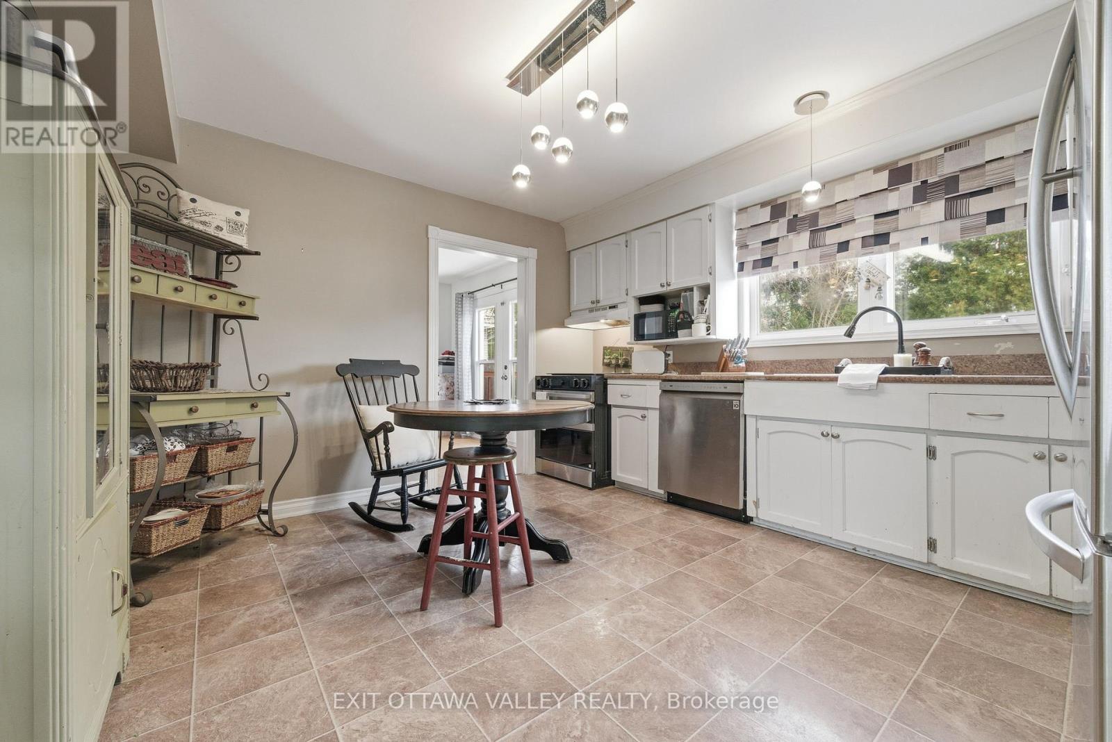 321 Patricia Avenue, Pembroke, Ontario  K8A 2C1 - Photo 11 - X12546456