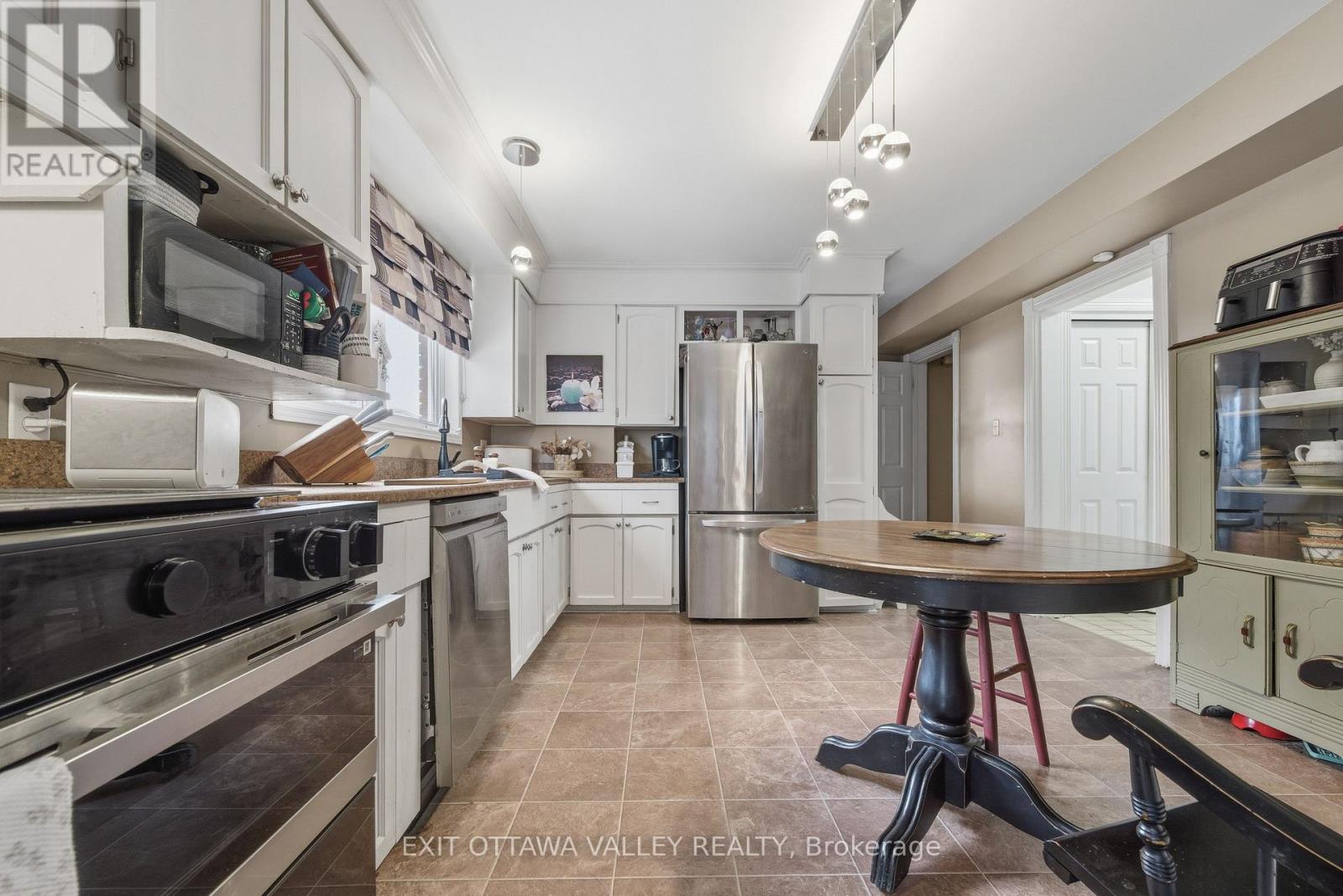 321 Patricia Avenue, Pembroke, Ontario  K8A 2C1 - Photo 12 - X12546456