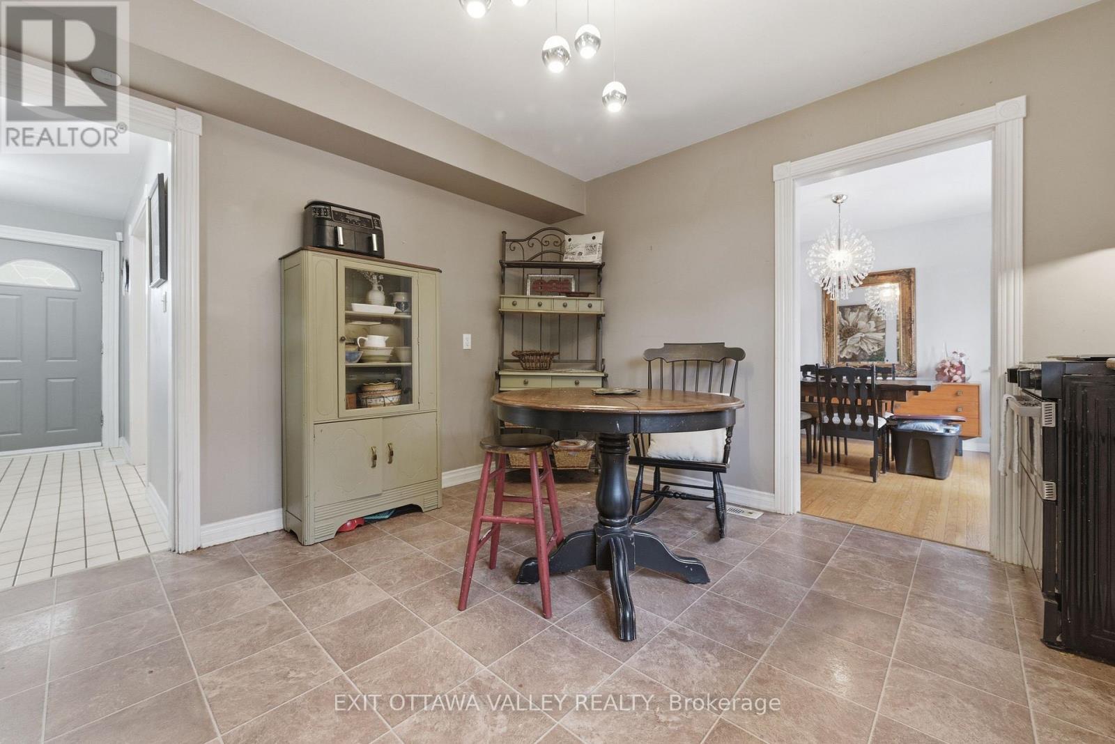 321 Patricia Avenue, Pembroke, Ontario  K8A 2C1 - Photo 13 - X12546456