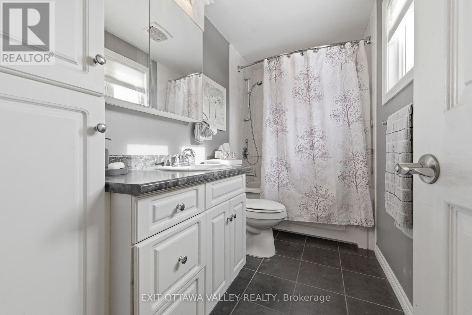 321 Patricia Avenue, Pembroke, Ontario  K8A 2C1 - Photo 23 - X12546456