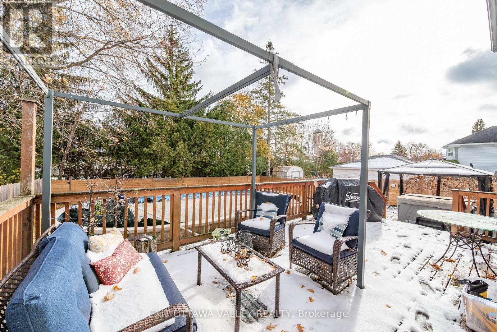 321 Patricia Avenue, Pembroke, Ontario  K8A 2C1 - Photo 35 - X12546456