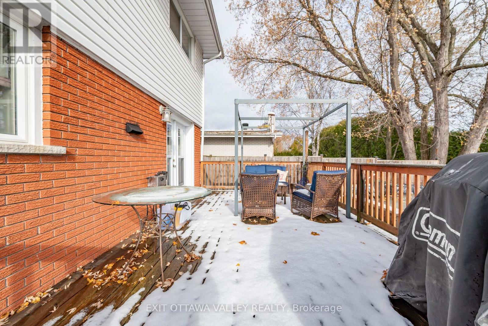 321 Patricia Avenue, Pembroke, Ontario  K8A 2C1 - Photo 36 - X12546456