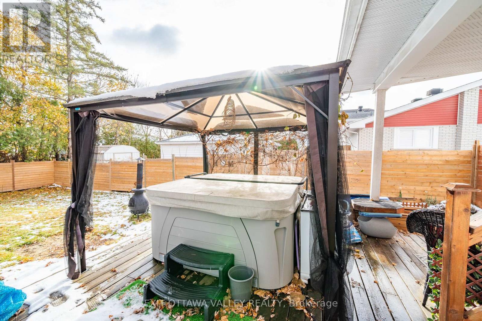 321 Patricia Avenue, Pembroke, Ontario  K8A 2C1 - Photo 41 - X12546456