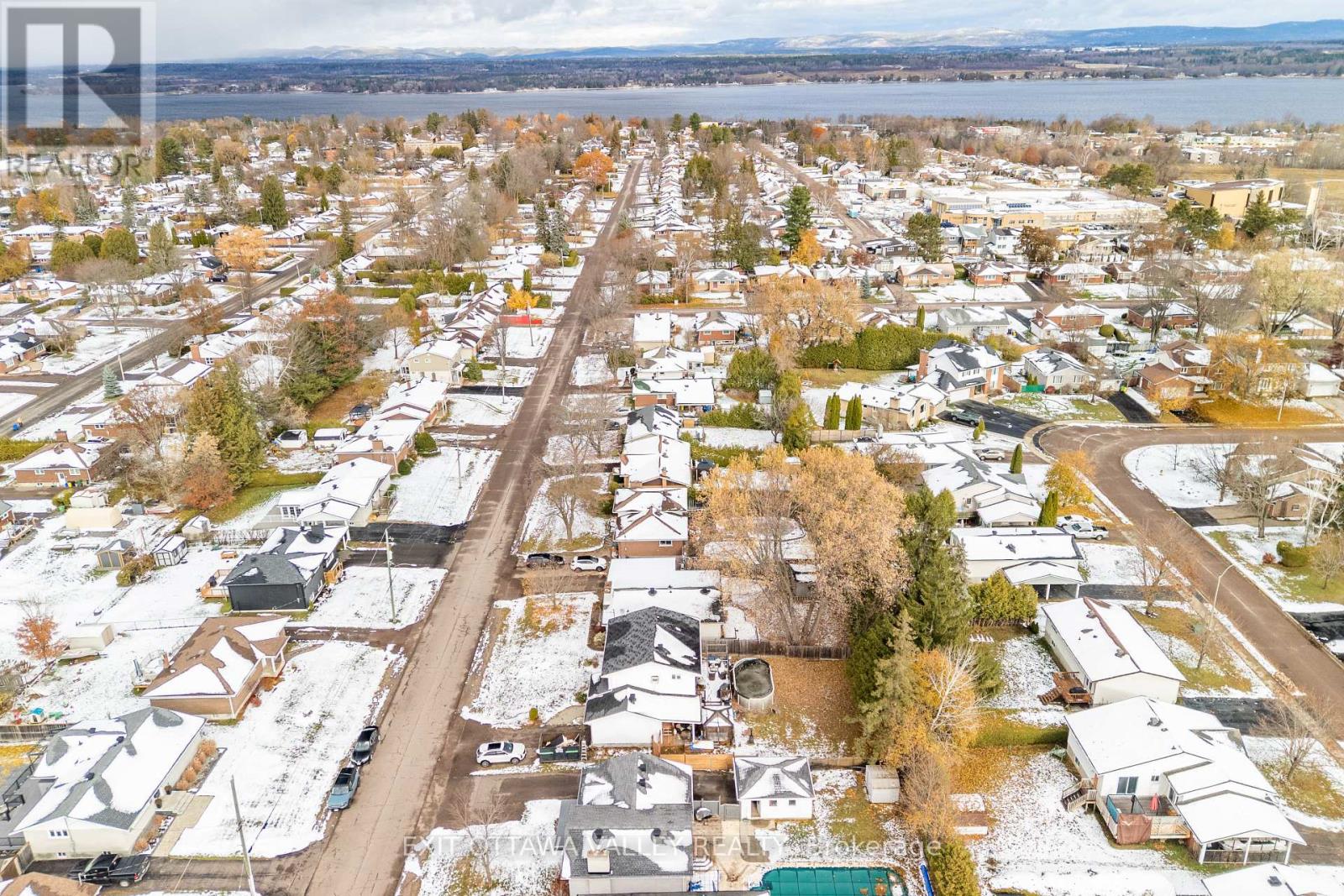 321 Patricia Avenue, Pembroke, Ontario  K8A 2C1 - Photo 6 - X12546456