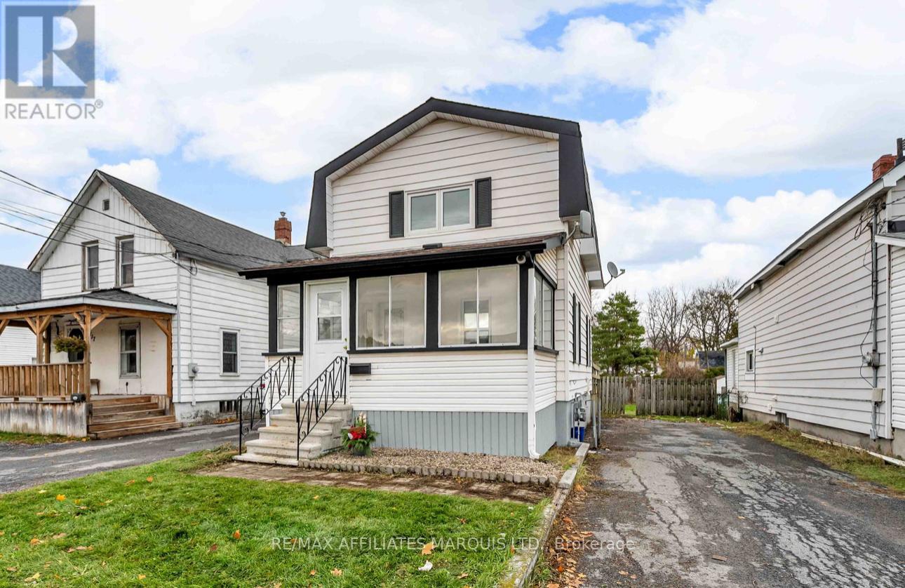 413 Cumberland Street, Cornwall, Ontario  K6J 4J2 - Photo 1 - X12546282
