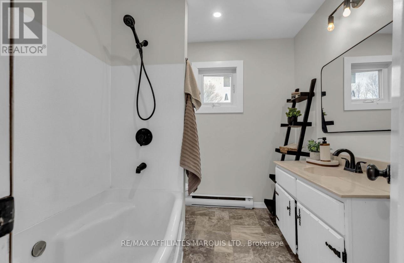 413 Cumberland Street, Cornwall, Ontario  K6J 4J2 - Photo 19 - X12546282