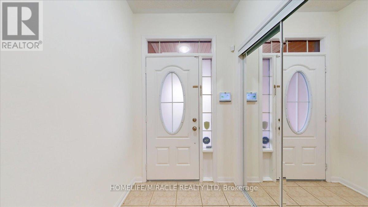 730 Bolingbroke Drive, Milton, Ontario  L9T 6Z3 - Photo 5 - W12546172