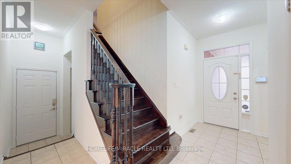 730 Bolingbroke Drive, Milton, Ontario  L9T 6Z3 - Photo 7 - W12546172