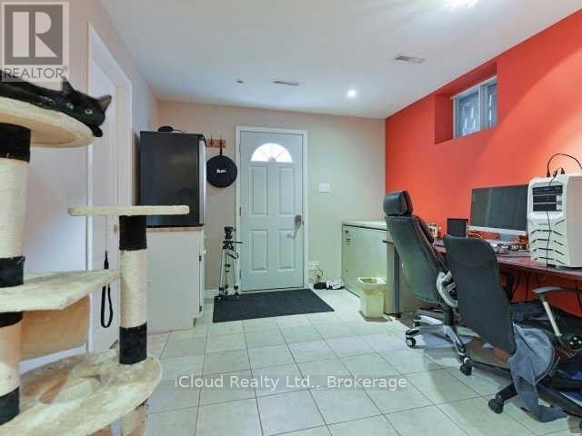 292 Hillside Drive, Mississauga, Ontario  L5M 1G5 - Photo 12 - W12546194