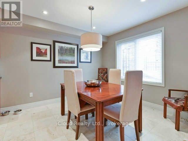 292 Hillside Drive, Mississauga, Ontario  L5M 1G5 - Photo 4 - W12546194