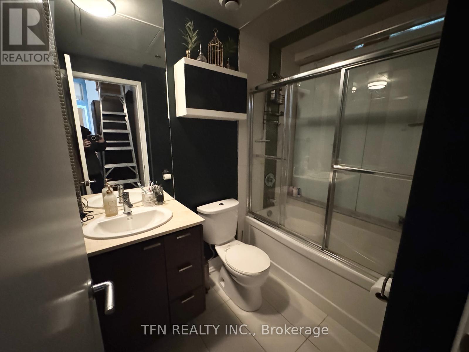 1605 - 375 King Street W, Toronto, Ontario  M5V 1K1 - Photo 12 - C12546240