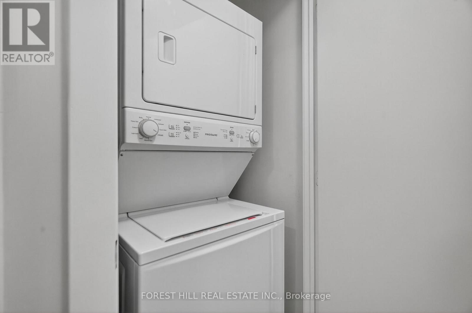 912 - 223 St Clair Avenue W, Toronto, Ontario  M4V 0A5 - Photo 17 - C12546284