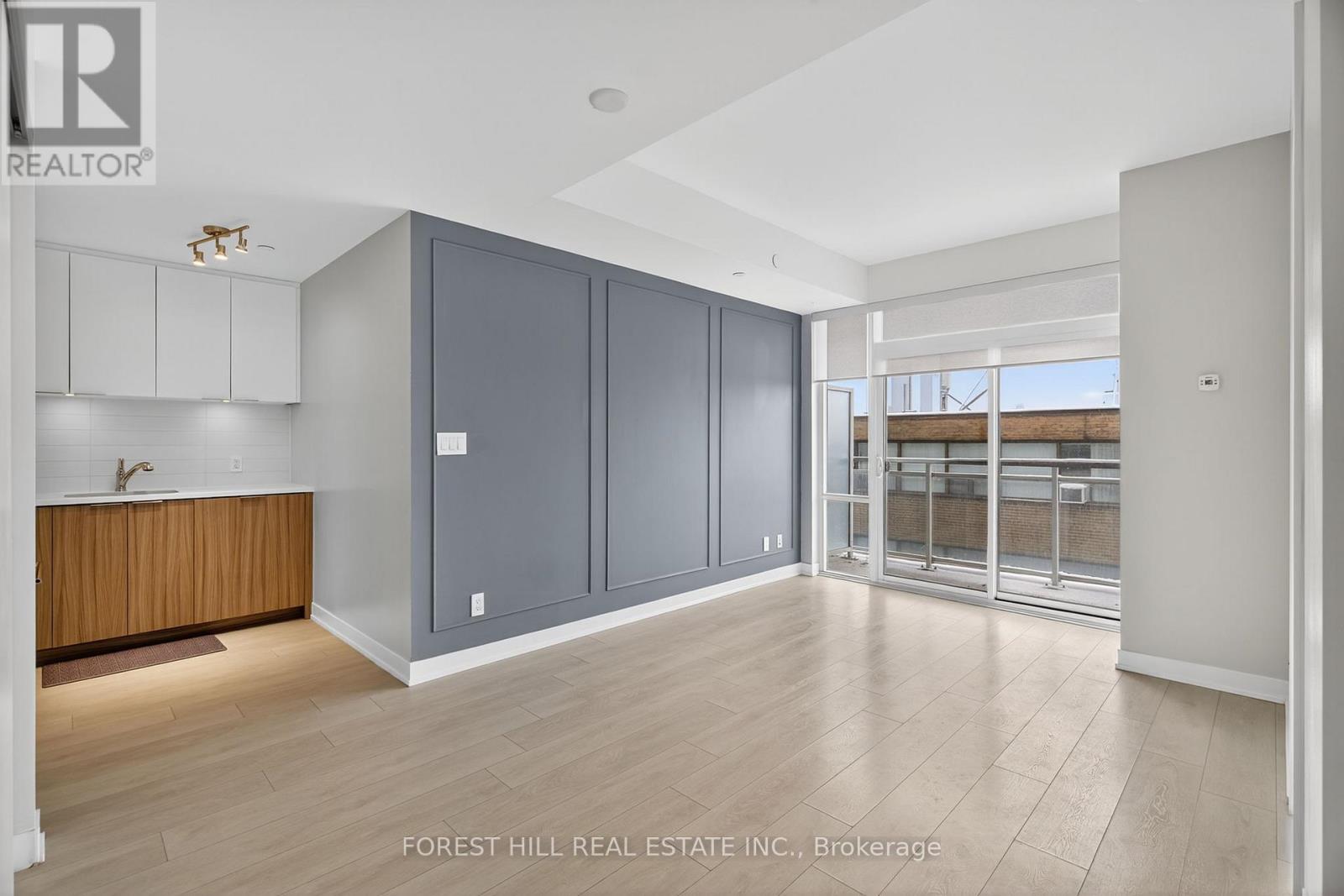 912 - 223 St Clair Avenue W, Toronto, Ontario  M4V 0A5 - Photo 2 - C12546284