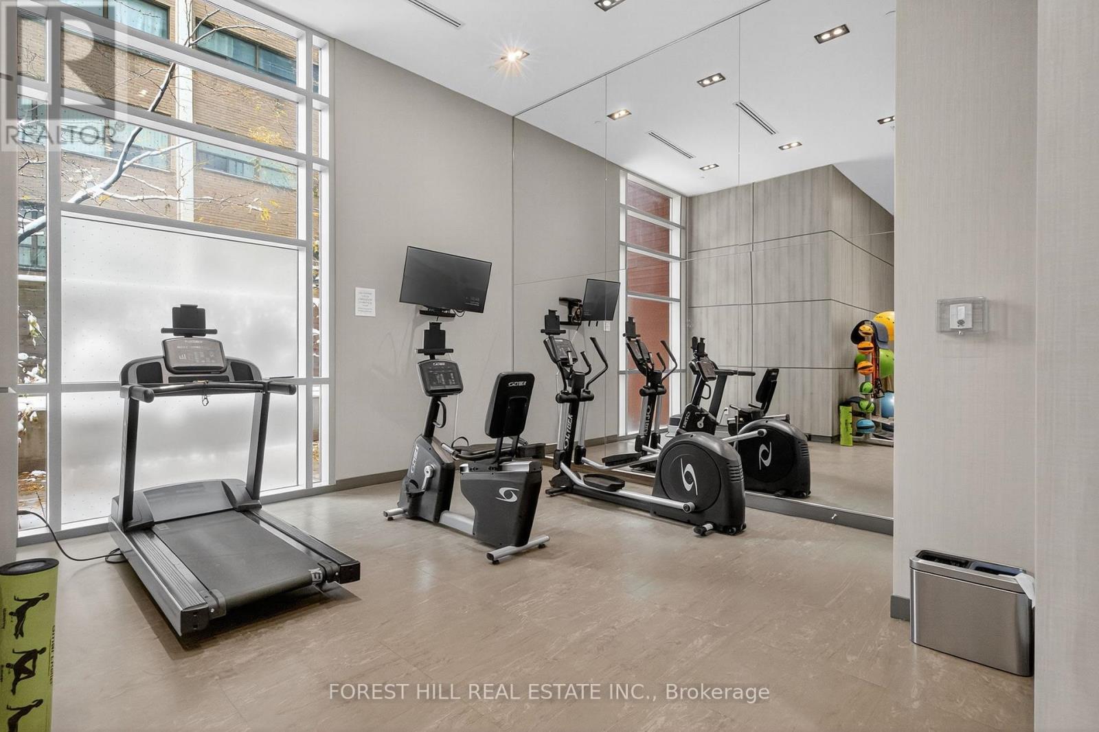 912 - 223 St Clair Avenue W, Toronto, Ontario  M4V 0A5 - Photo 34 - C12546284