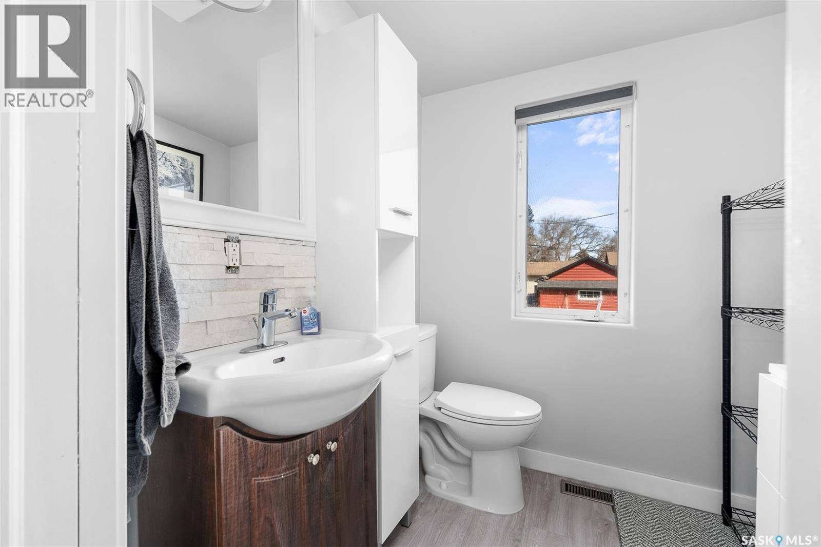 1129 3rd Avenue Ne, Moose Jaw, Saskatchewan  S6H 1E9 - Photo 23 - SK024065