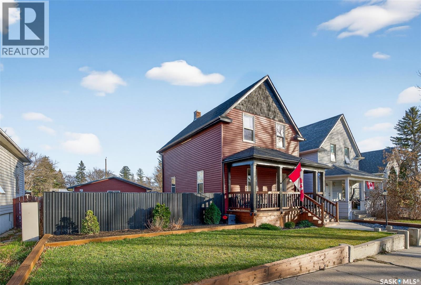 1129 3rd Avenue Ne, Moose Jaw, Saskatchewan  S6H 1E9 - Photo 3 - SK024065