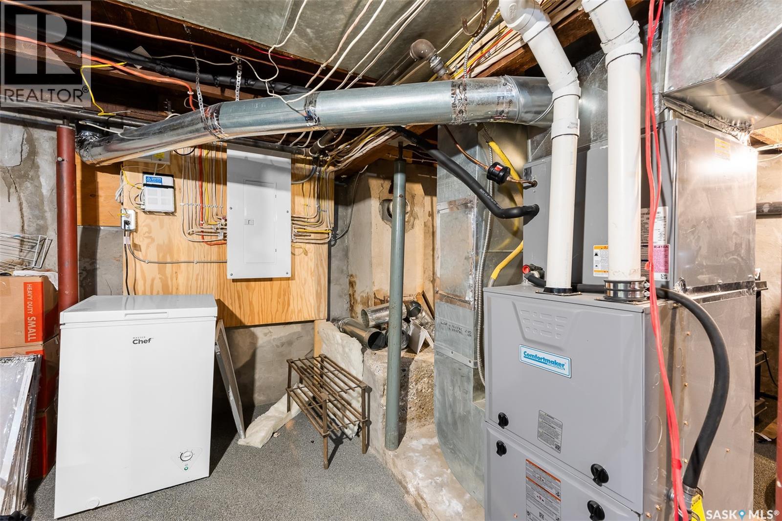 1129 3rd Avenue Ne, Moose Jaw, Saskatchewan  S6H 1E9 - Photo 34 - SK024065