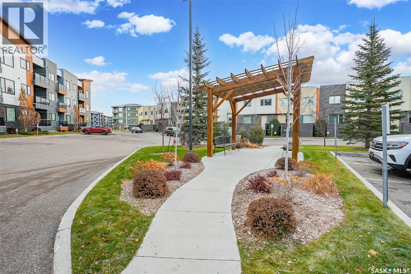 212 105 Willis Crescent, Saskatoon, Saskatchewan  S7T 0Z3 - Photo 2 - SK024049