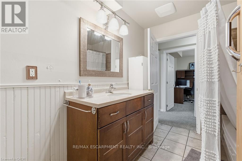 29 Strong Court, Brantford, Ontario  N3R 7Y4 - Photo 38 - X12546174