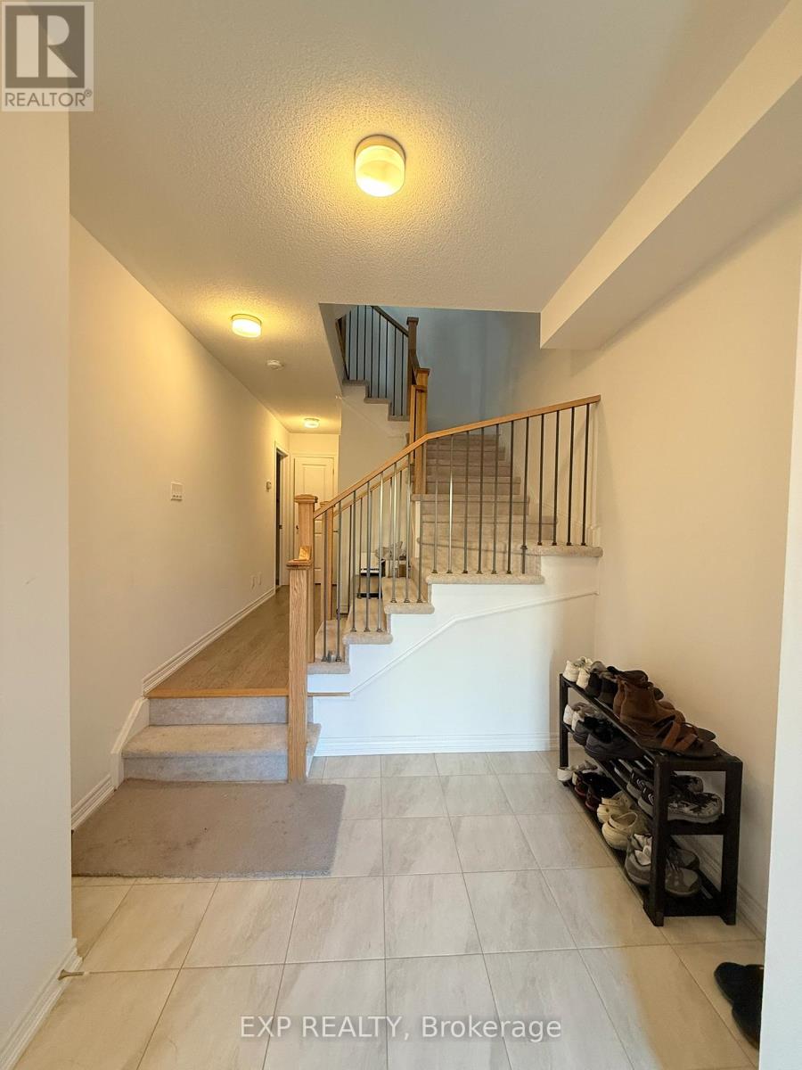 1071 Lockie Drive, Oshawa, Ontario  L1L 0R9 - Photo 3 - E12546264