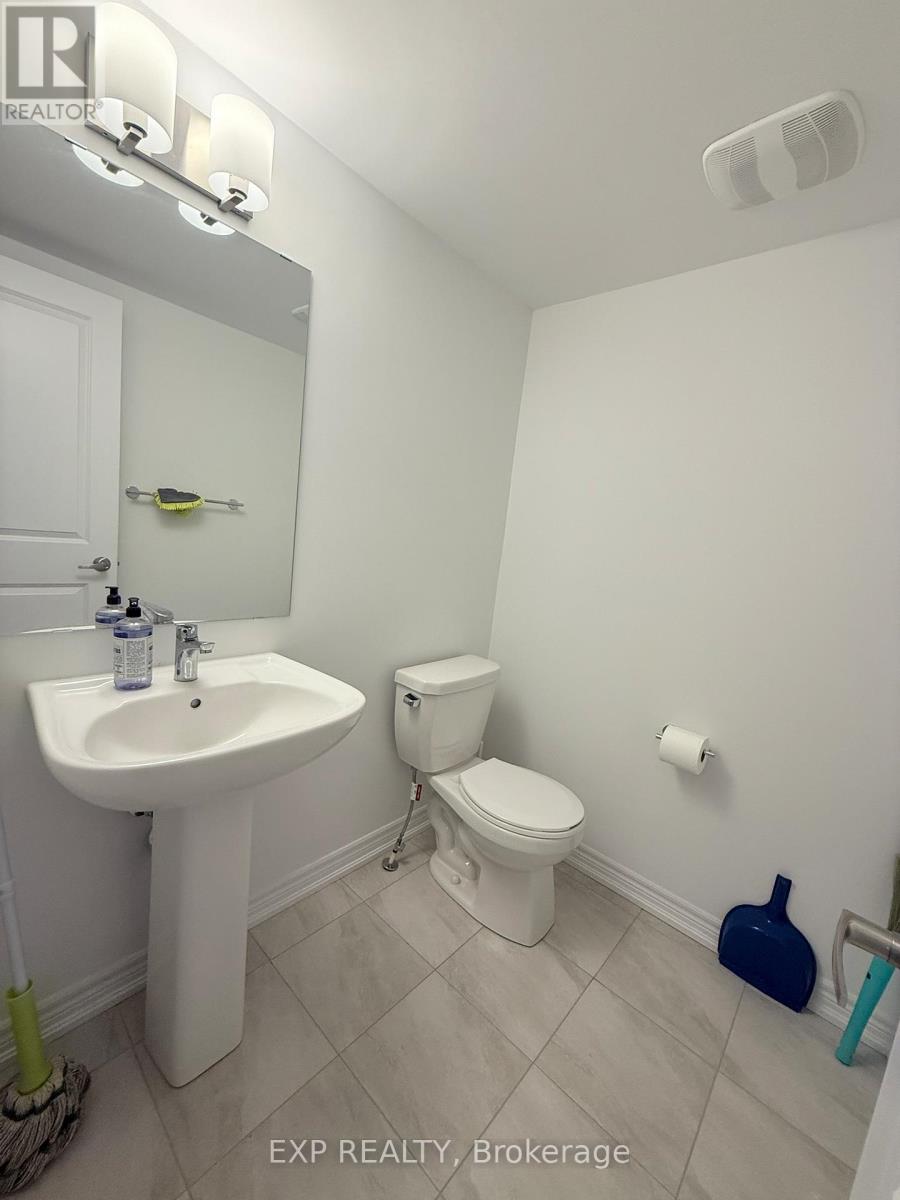 1071 Lockie Drive, Oshawa, Ontario  L1L 0R9 - Photo 5 - E12546264