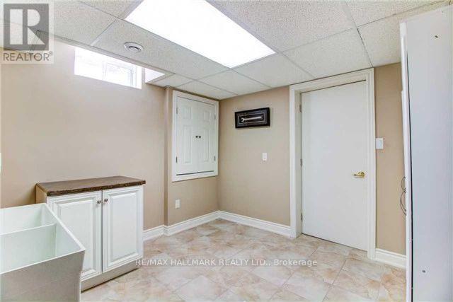 6 Camden Drive, Vaughan, Ontario  L4K 5S6 - Photo 17 - N12546288