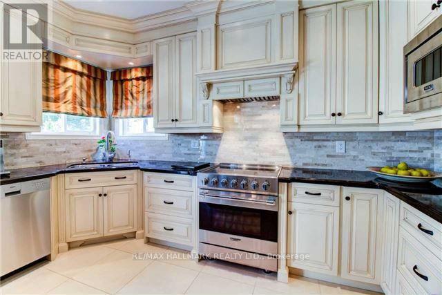 6 Camden Drive, Vaughan, Ontario  L4K 5S6 - Photo 7 - N12546288