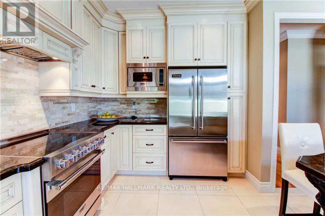 6 Camden Drive, Vaughan, Ontario  L4K 5S6 - Photo 8 - N12546288