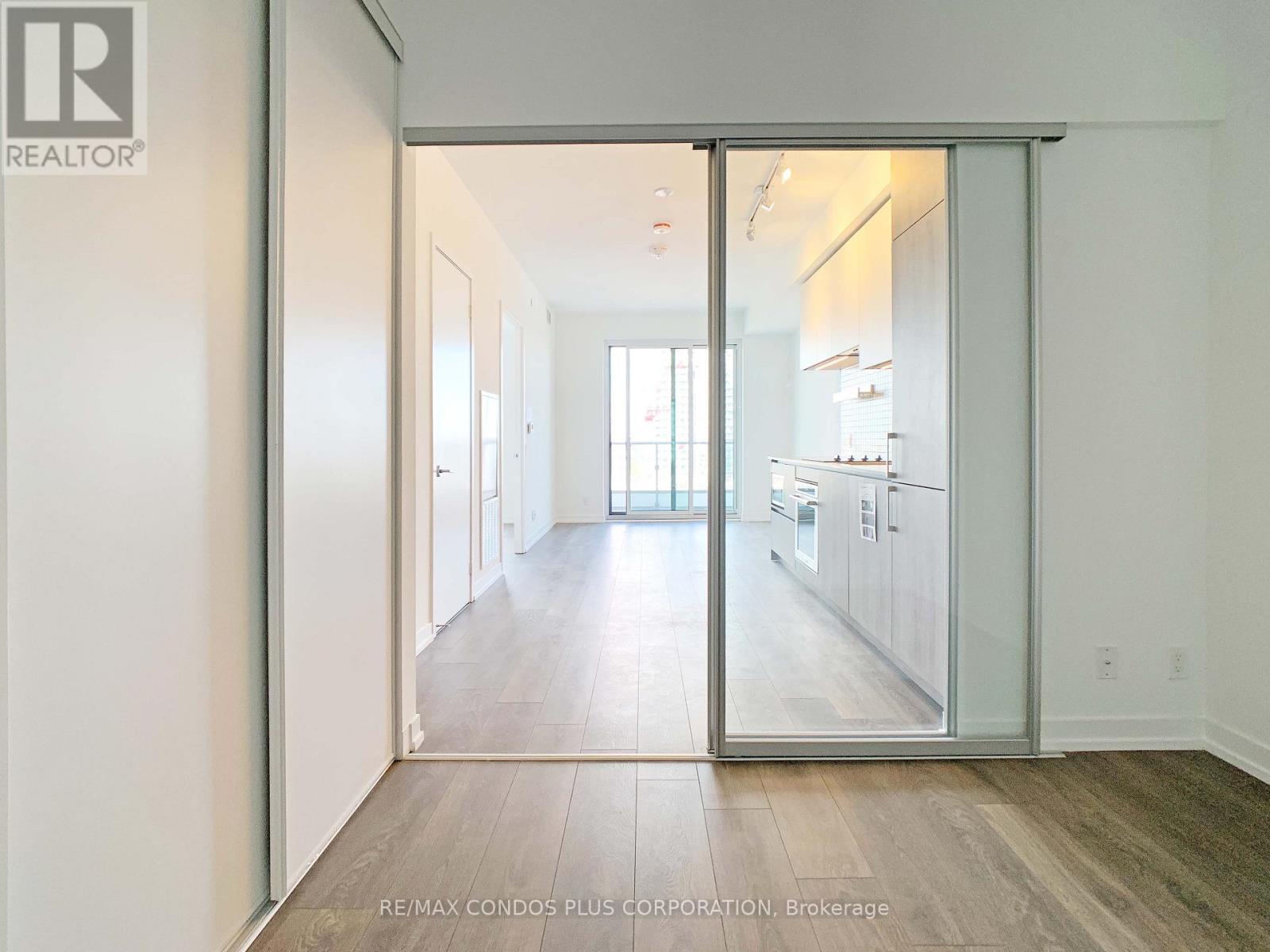 1003 - 950 Portage Parkway, Vaughan, Ontario  L4K 0J7 - Photo 14 - N12546326