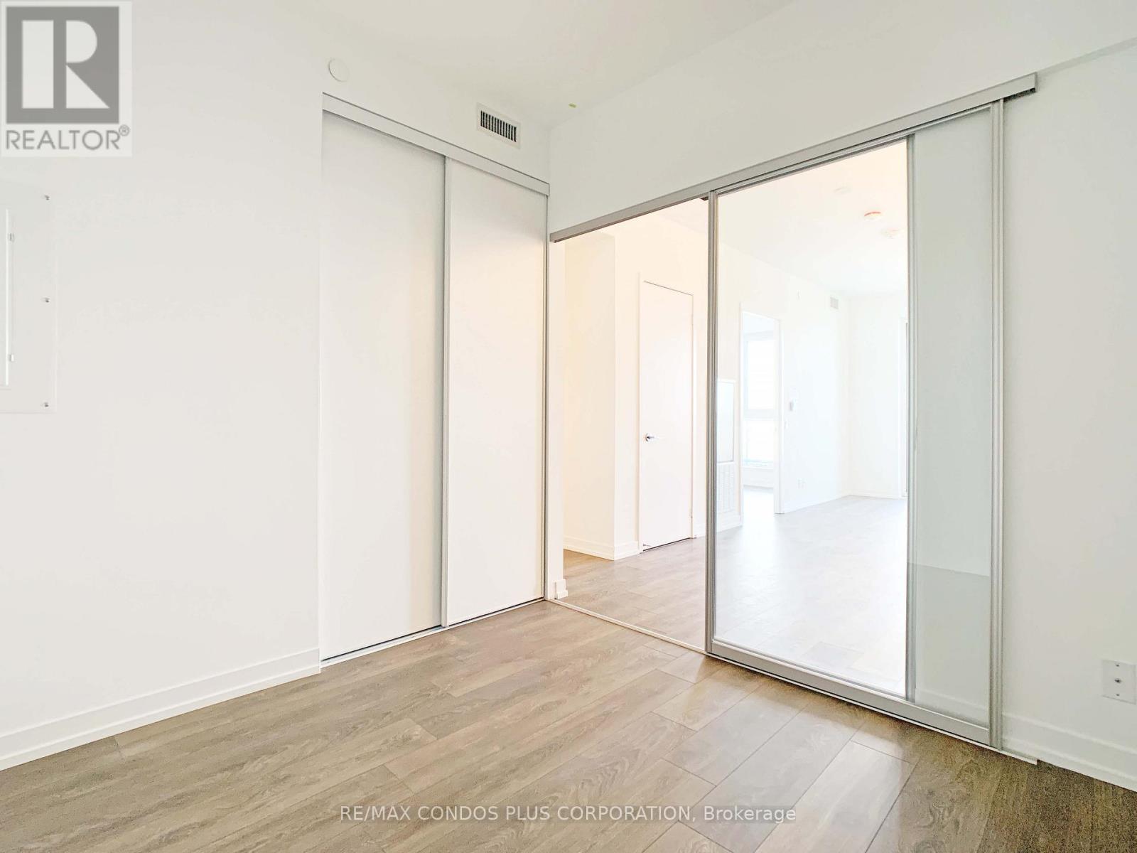 1003 - 950 Portage Parkway, Vaughan, Ontario  L4K 0J7 - Photo 15 - N12546326