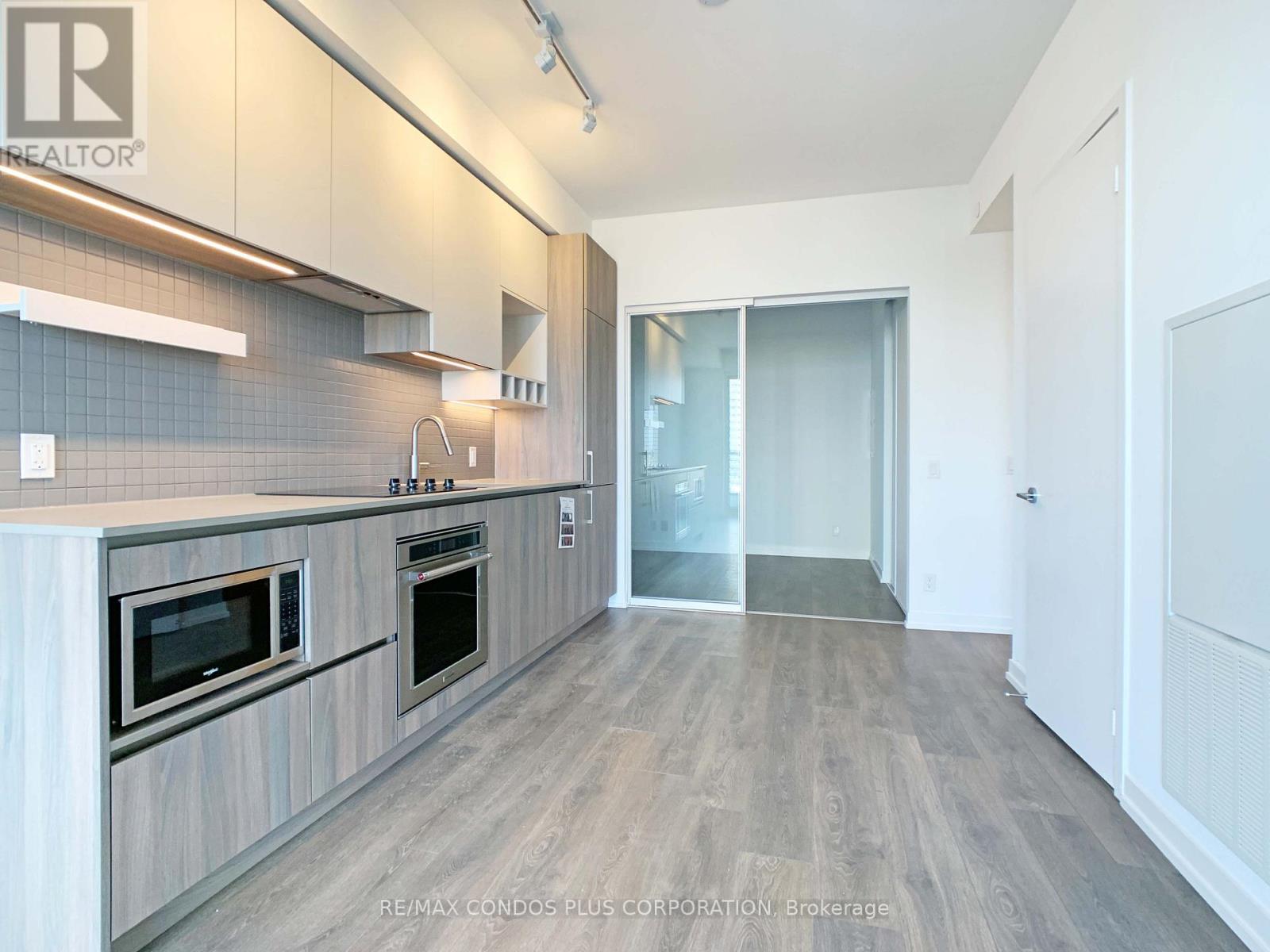 1003 - 950 Portage Parkway, Vaughan, Ontario  L4K 0J7 - Photo 5 - N12546326