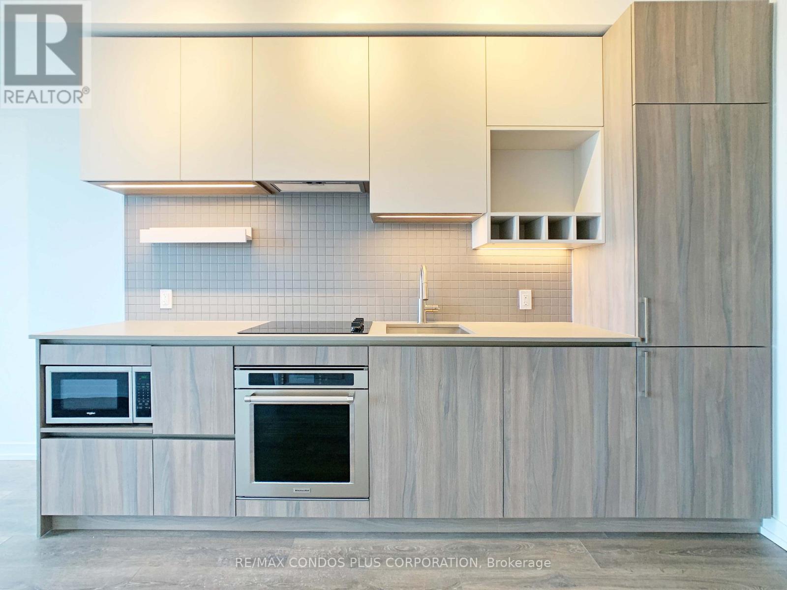 1003 - 950 Portage Parkway, Vaughan, Ontario  L4K 0J7 - Photo 6 - N12546326