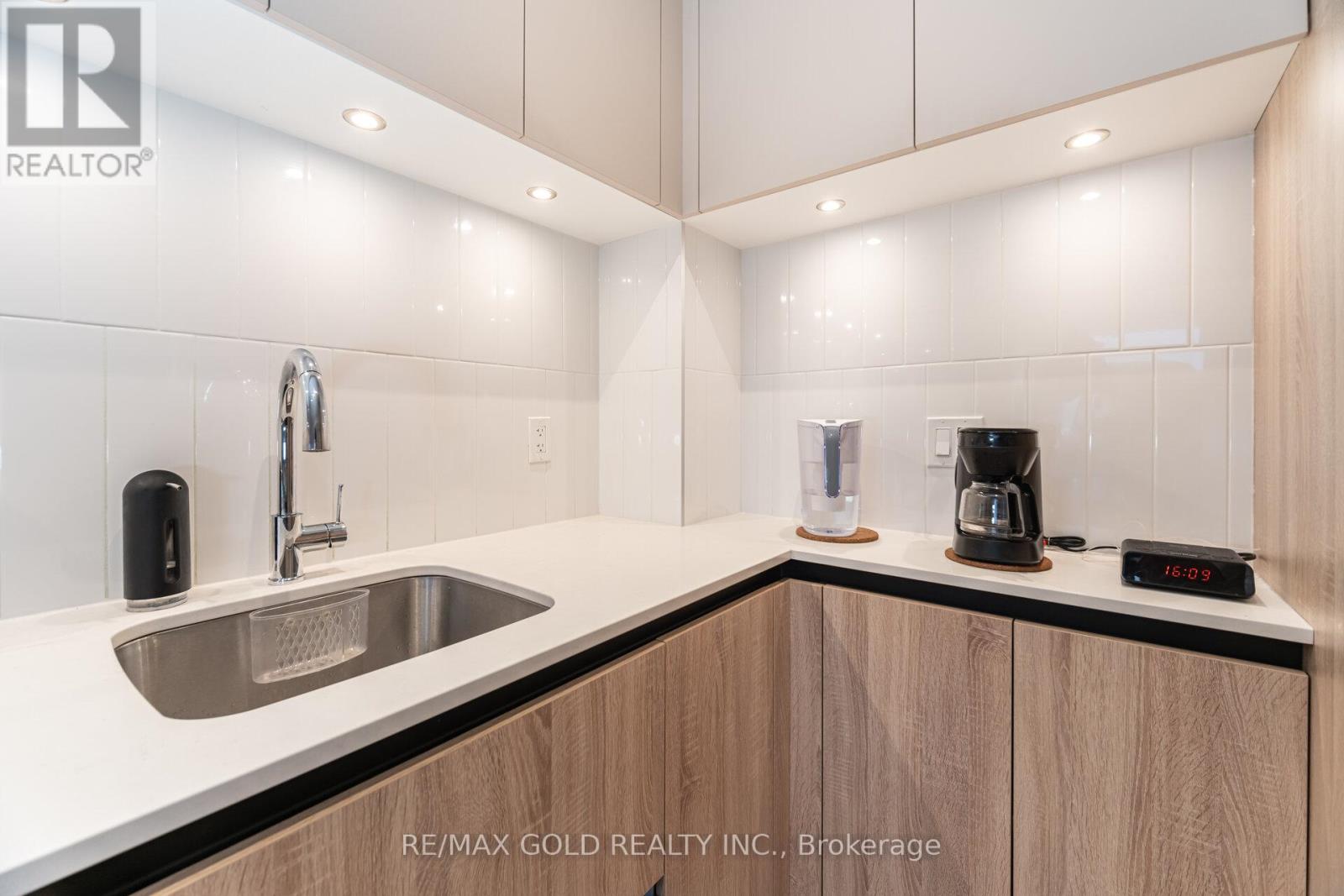 B-1307 - 7950 Bathurst Street, Vaughan, Ontario  L4J 0L4 - Photo 14 - N12546392