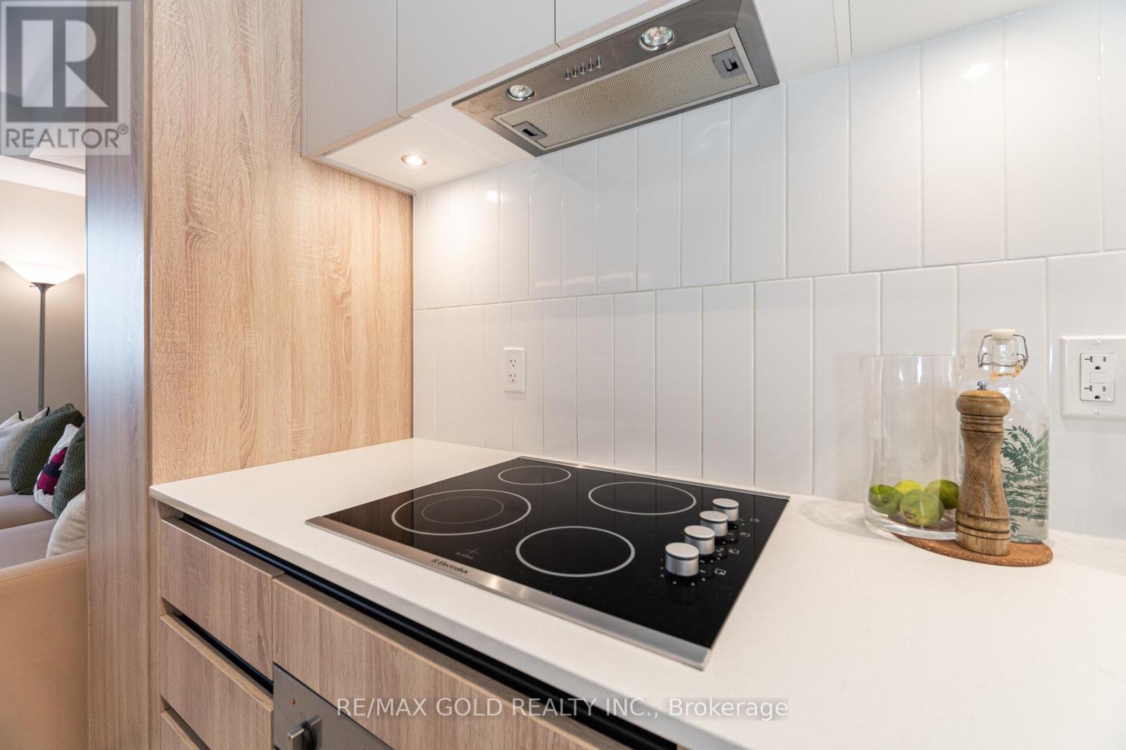 B-1307 - 7950 Bathurst Street, Vaughan, Ontario  L4J 0L4 - Photo 15 - N12546392