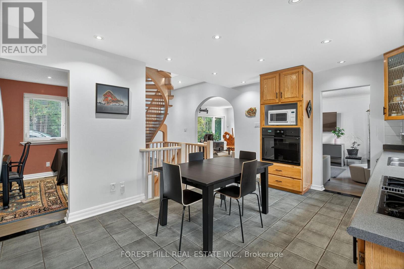 72 Walmer Road, Richmond Hill, Ontario  L4C 3X1 - Photo 10 - N12546418