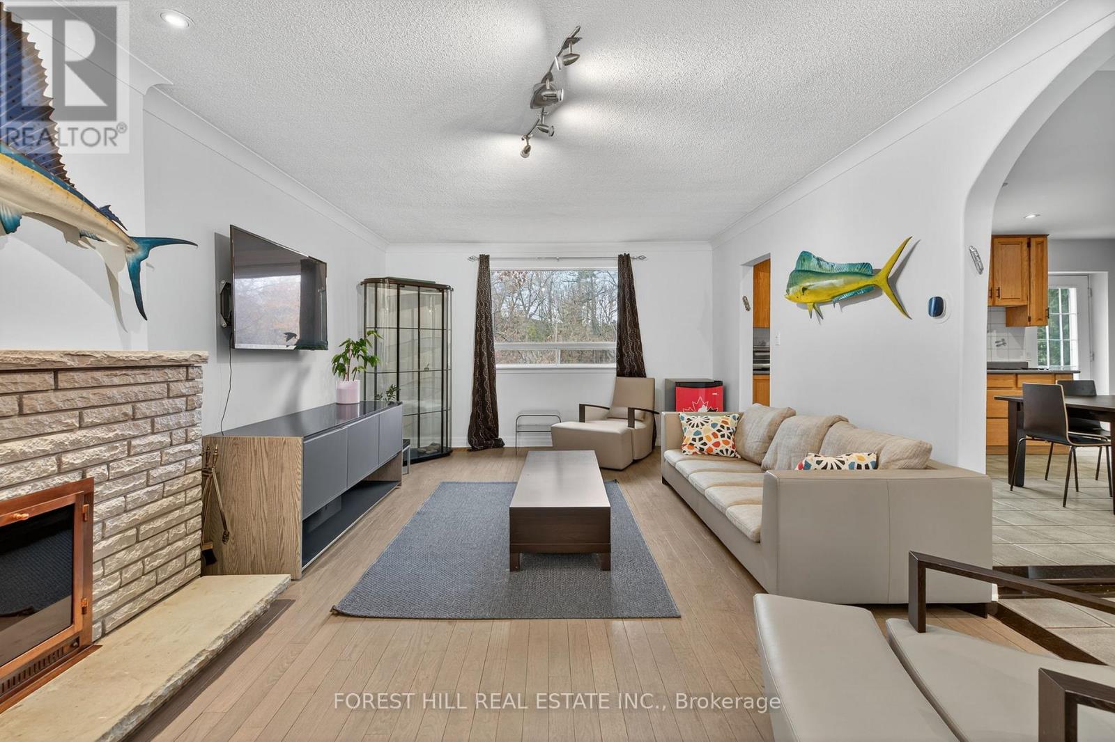 72 Walmer Road, Richmond Hill, Ontario  L4C 3X1 - Photo 3 - N12546418