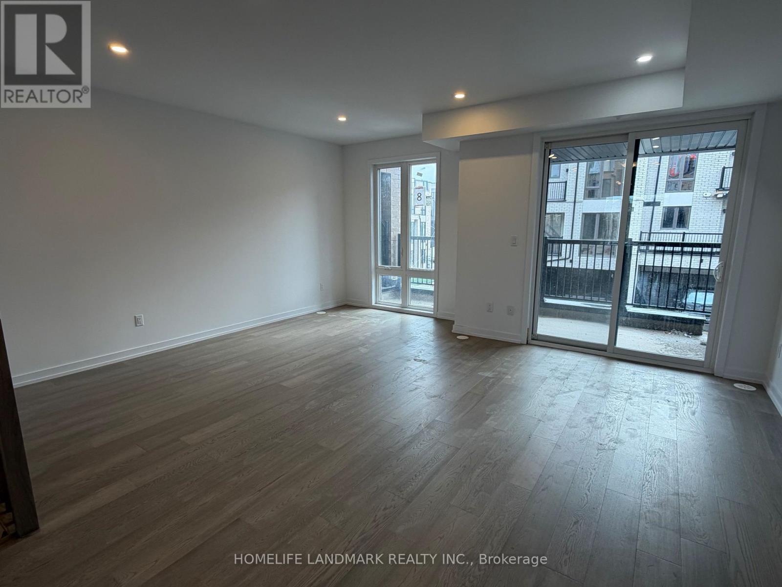 69 Jefferson Side Road, Richmond Hill, Ontario  L4E 1M1 - Photo 3 - N12546448